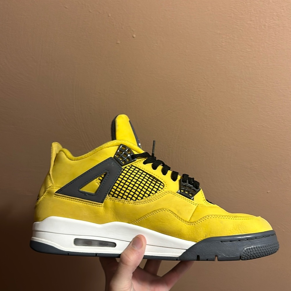 Jordan 4 Retro Lightning